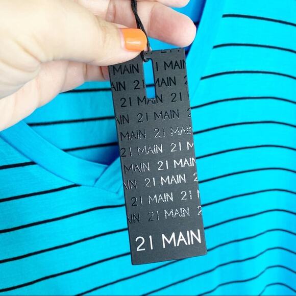 21 MAIN Striped V-Neck Soft Flowy T-Shirt Tee Top Blue Black Size Large L NWT - Picture 3 of 8